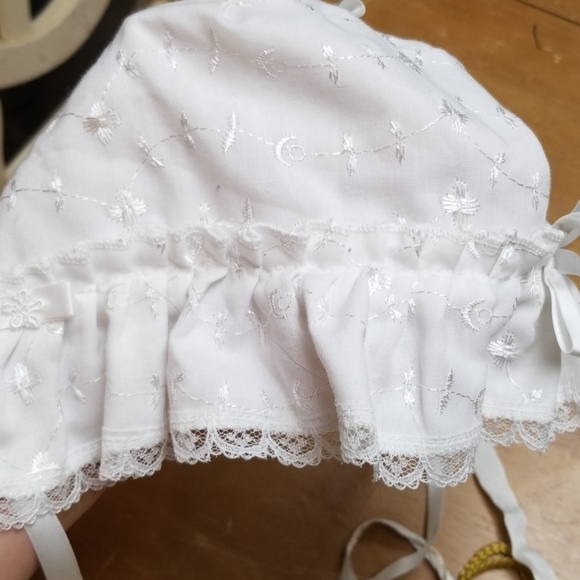 Vintage baby bonnets - 3 white & cream - Picture 7 of 7